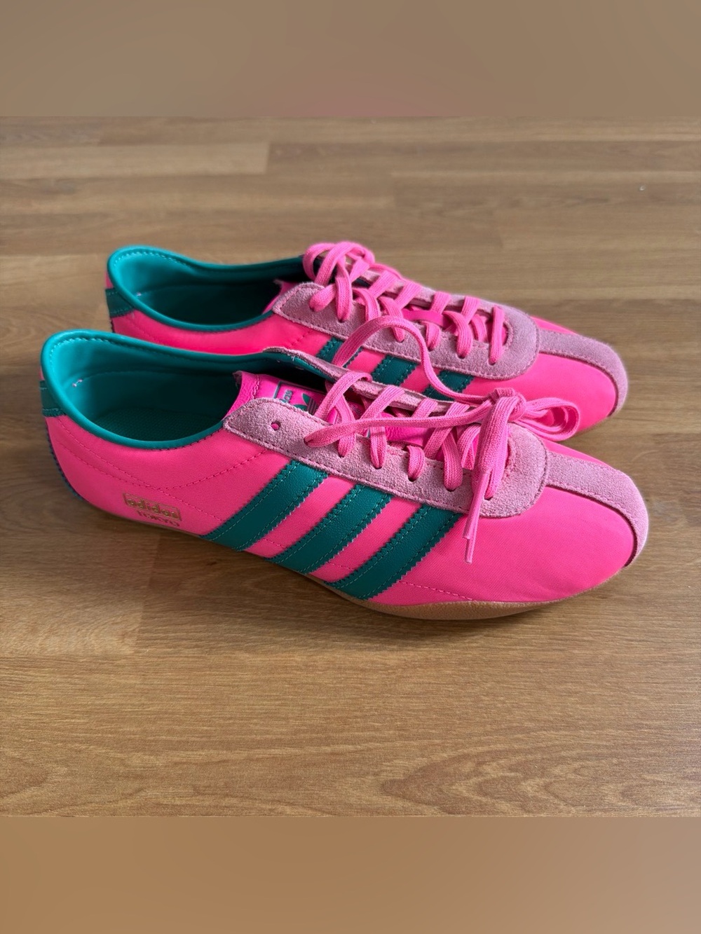 NWT Adidas Originals Women’s Tokyo Shoe Pink and Teal SIZE 7
